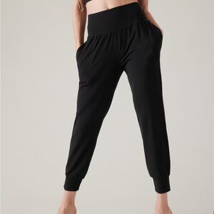 Athleta salutation high rise jogger